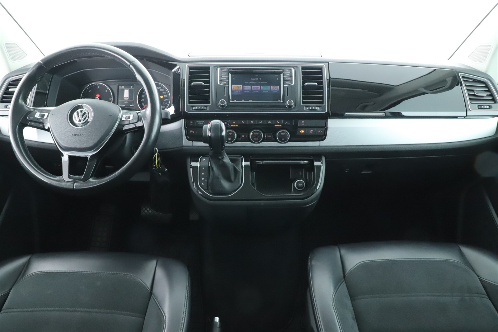 Volkswagen Multivan, 2015 - pohled č. 10