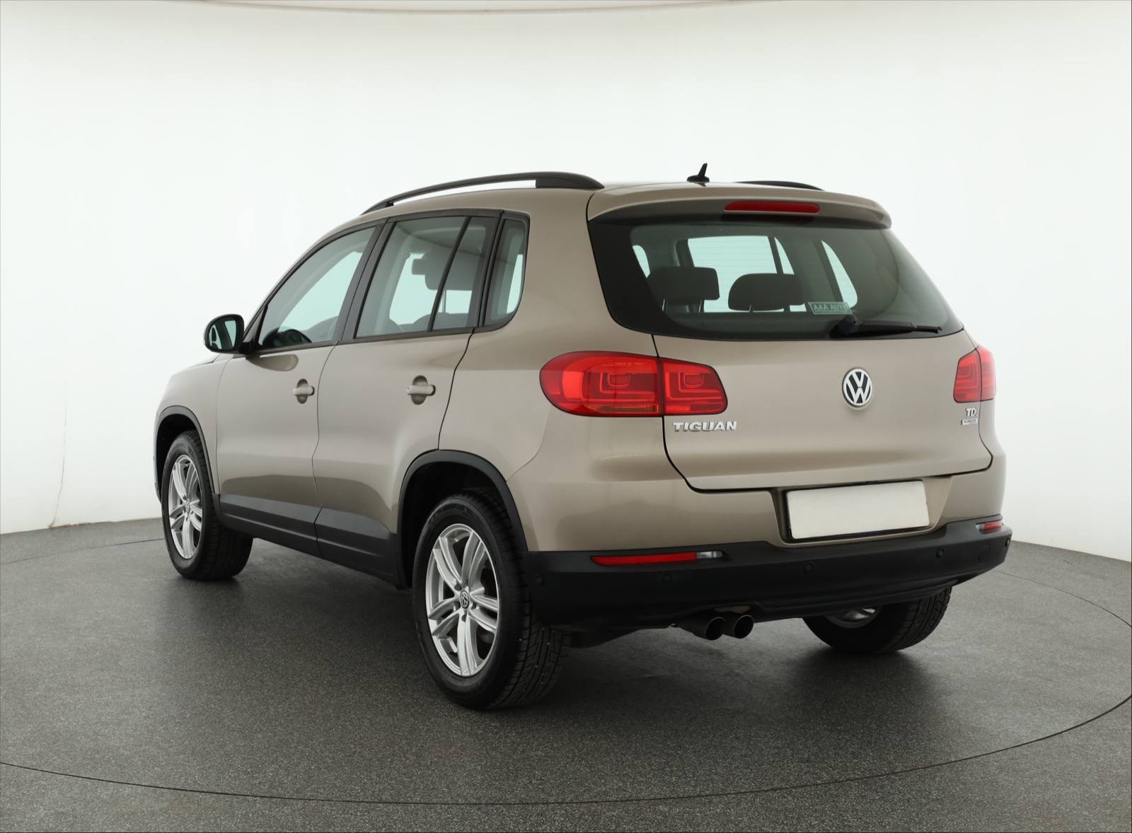 Volkswagen Tiguan, 2012 - pohled č. 5