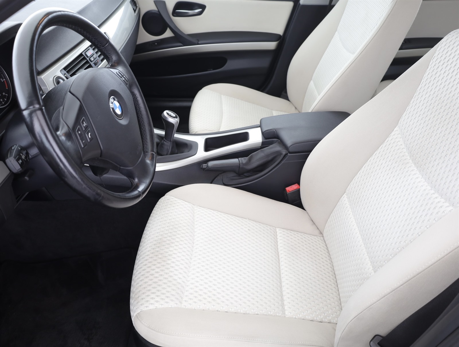 BMW Řada 3, 2010 - pohled č. 13