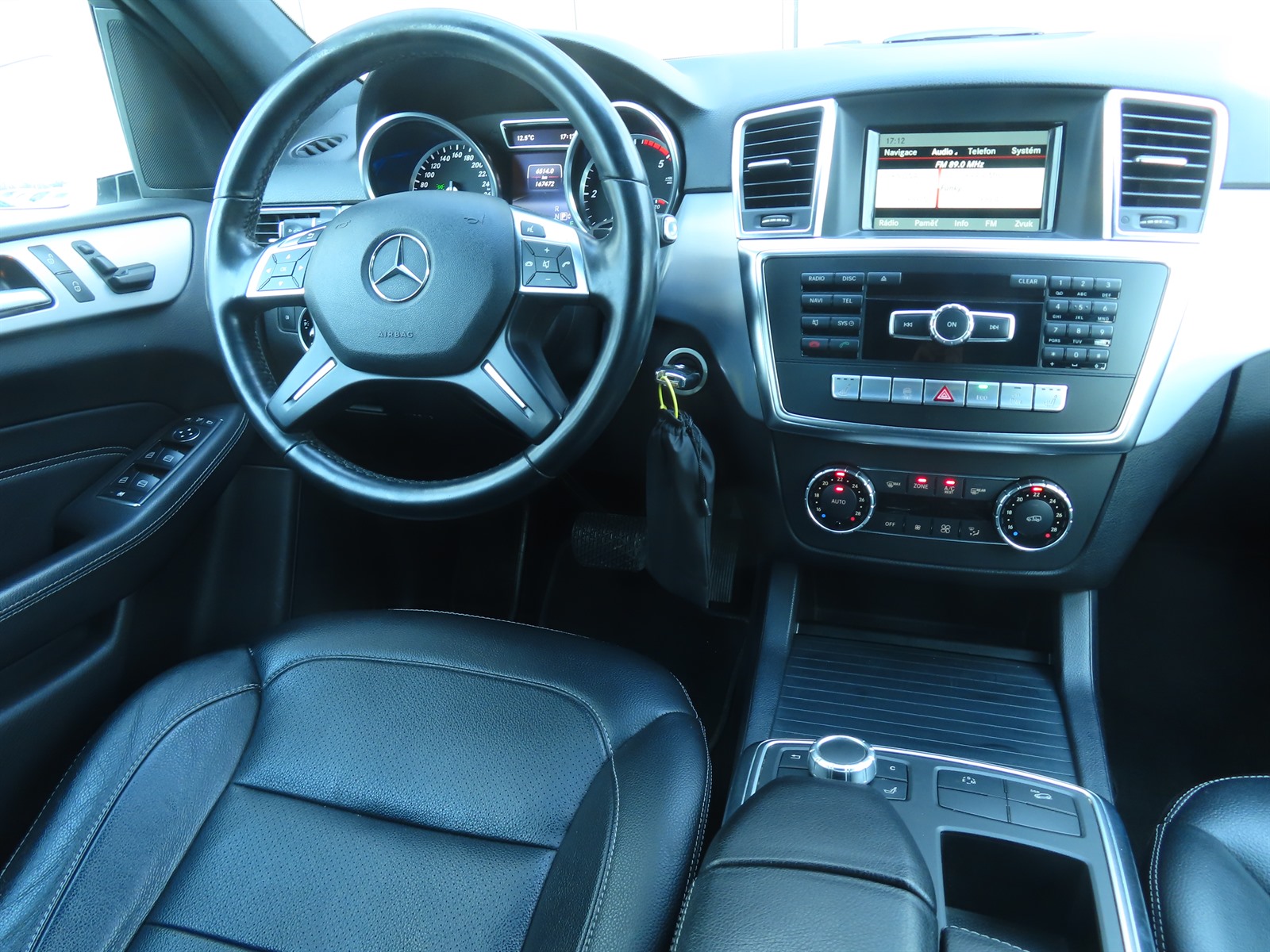 Mercedes-Benz ML, 2014 - pohled č. 9