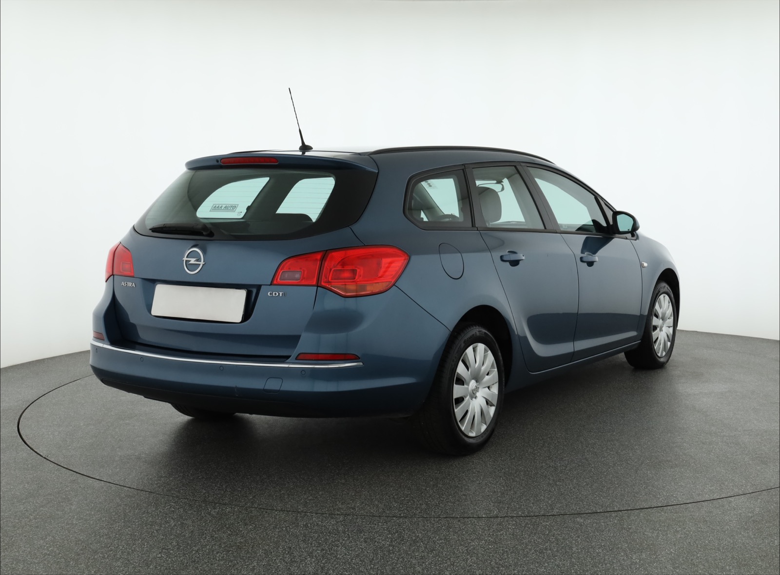 Opel Astra, 2013 - pohled č. 7