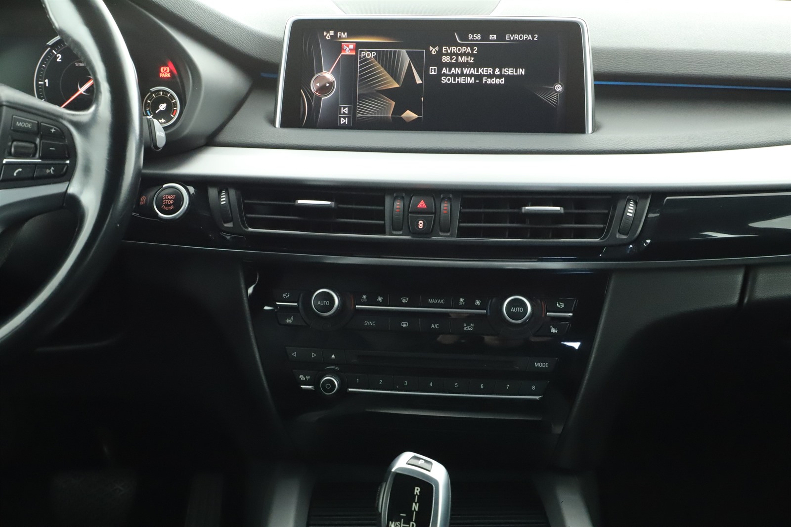BMW X5, 2015 - pohled č. 16