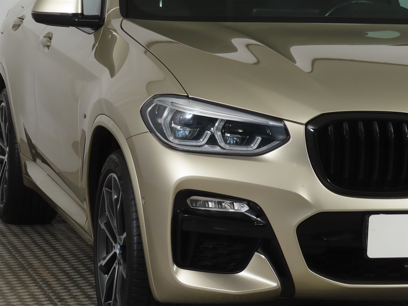 BMW X4, 2019 - pohled č. 10