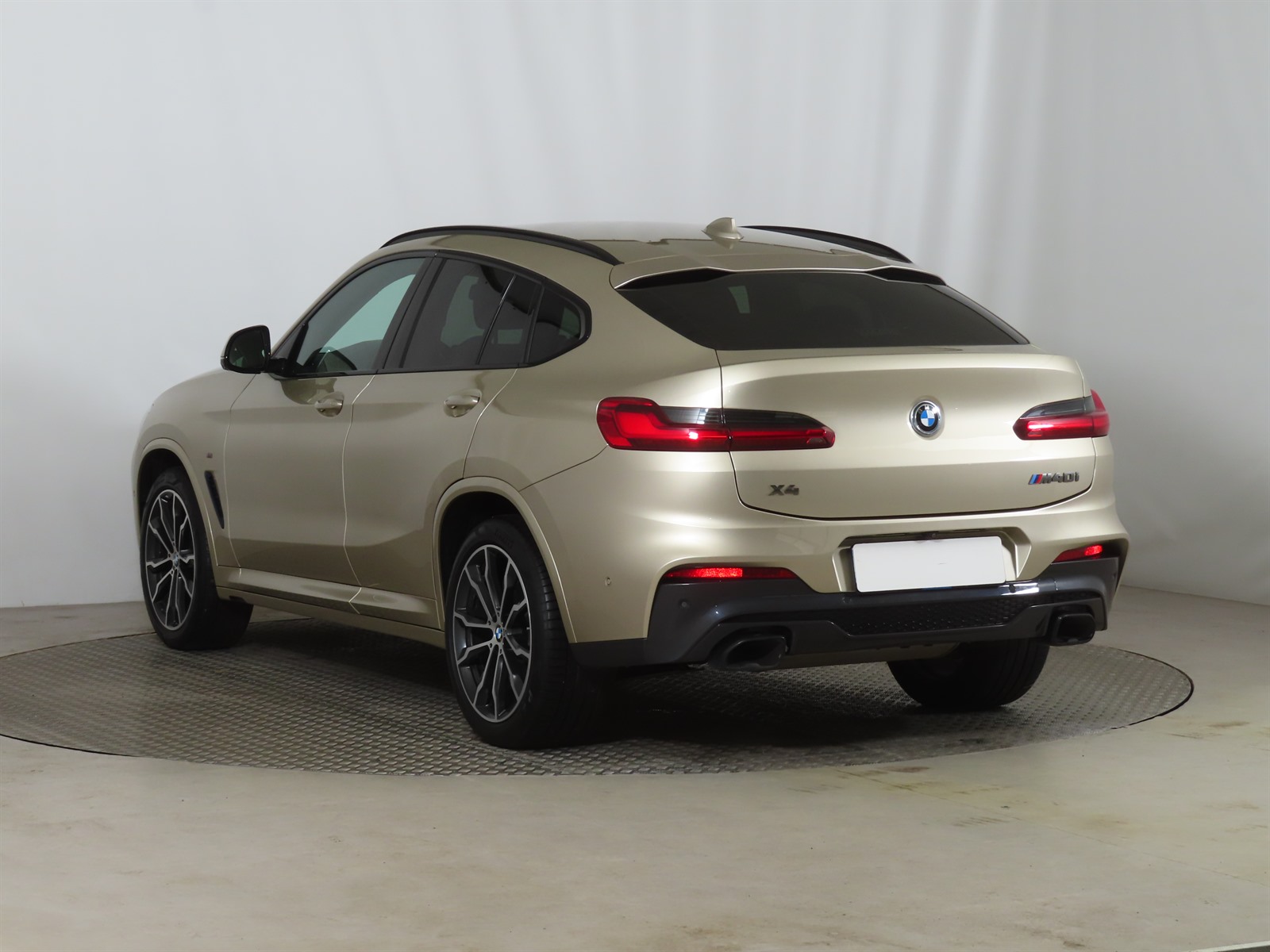 BMW X4, 2019 - pohled č. 5