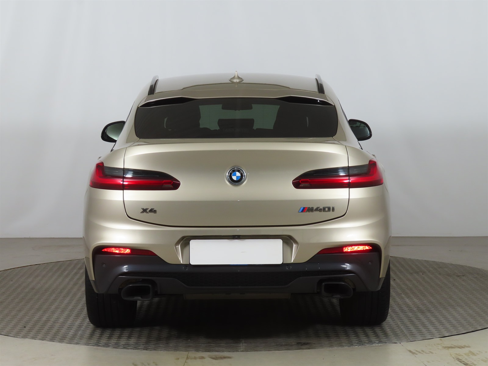BMW X4, 2019 - pohled č. 6