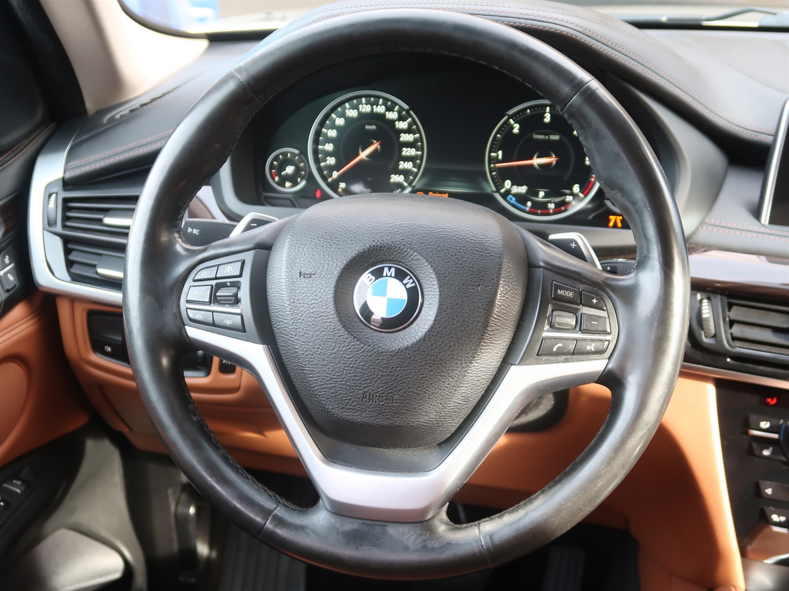BMW X6, 2015 - pohled č. 25
