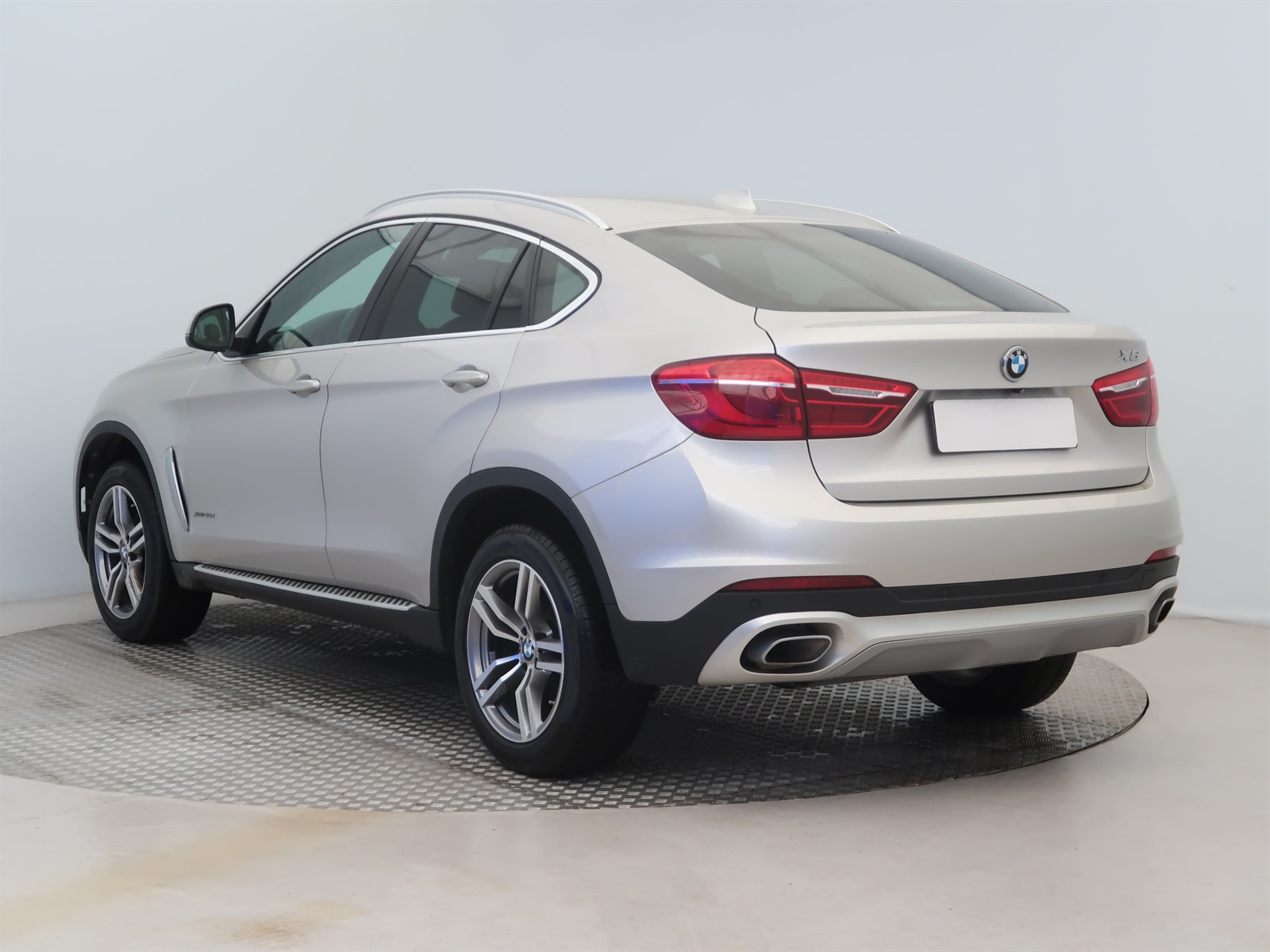 BMW X6, 2015 - pohled č. 5