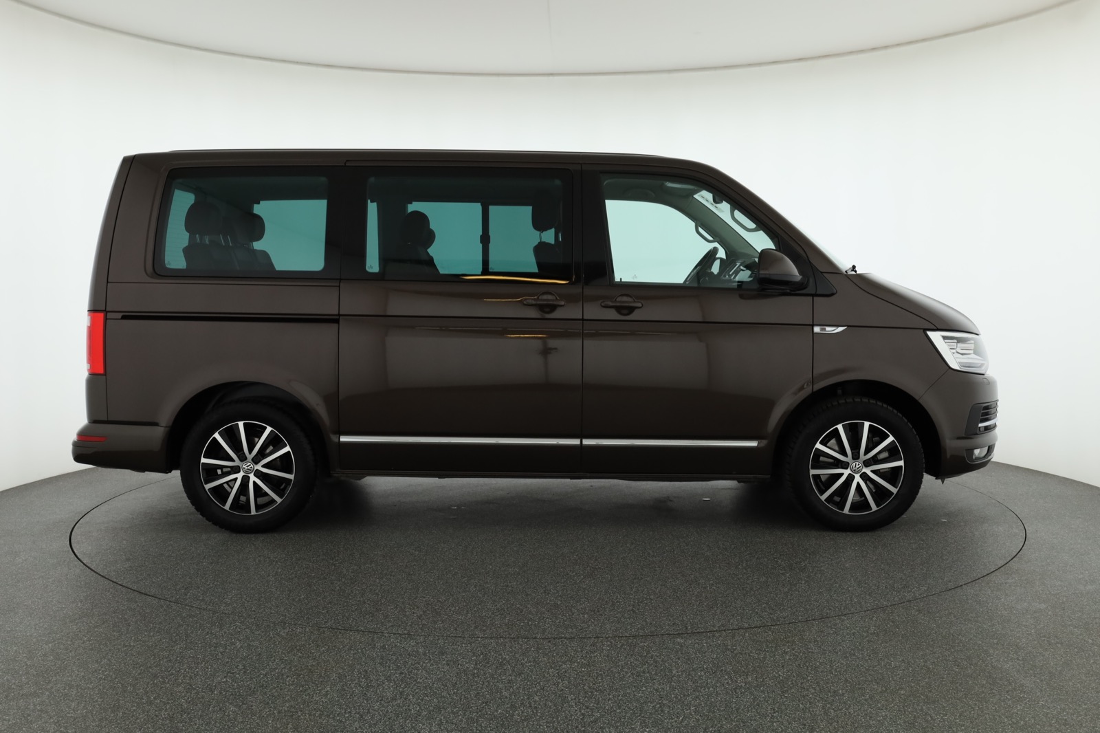 Volkswagen Multivan, 2019 - pohled č. 8