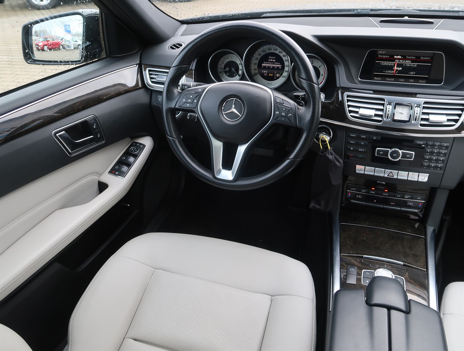 Mercedes-Benz E, 2014 - pohled č. 9