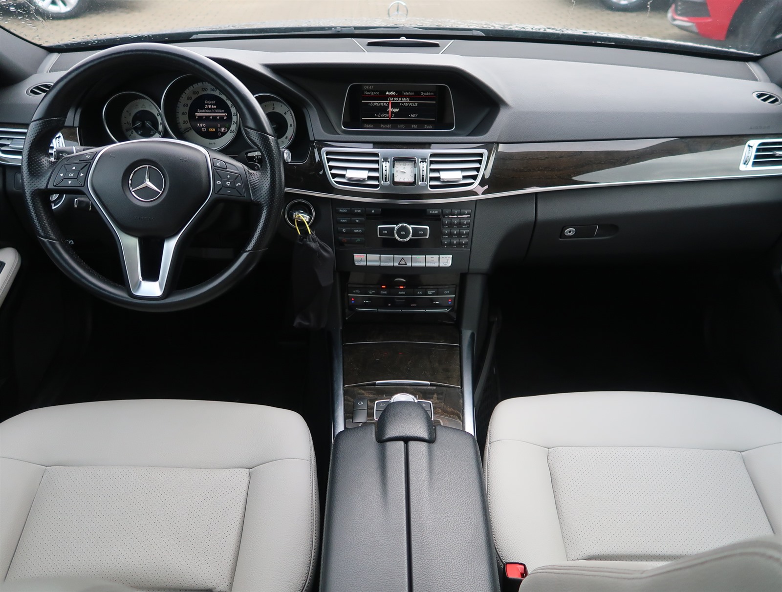 Mercedes-Benz E, 2014 - pohled č. 10