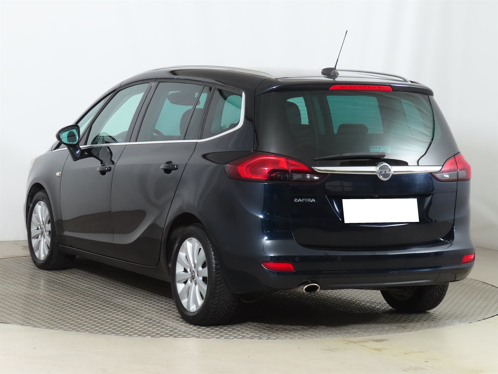 Opel Zafira, 2018 - pohled č. 5