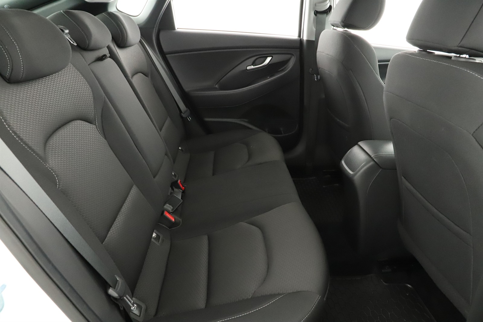 Hyundai i30 Fastback, 2019 - pohled č. 11