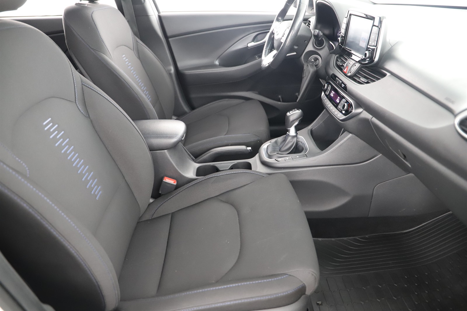 Hyundai i30, 2018 - pohled č. 13