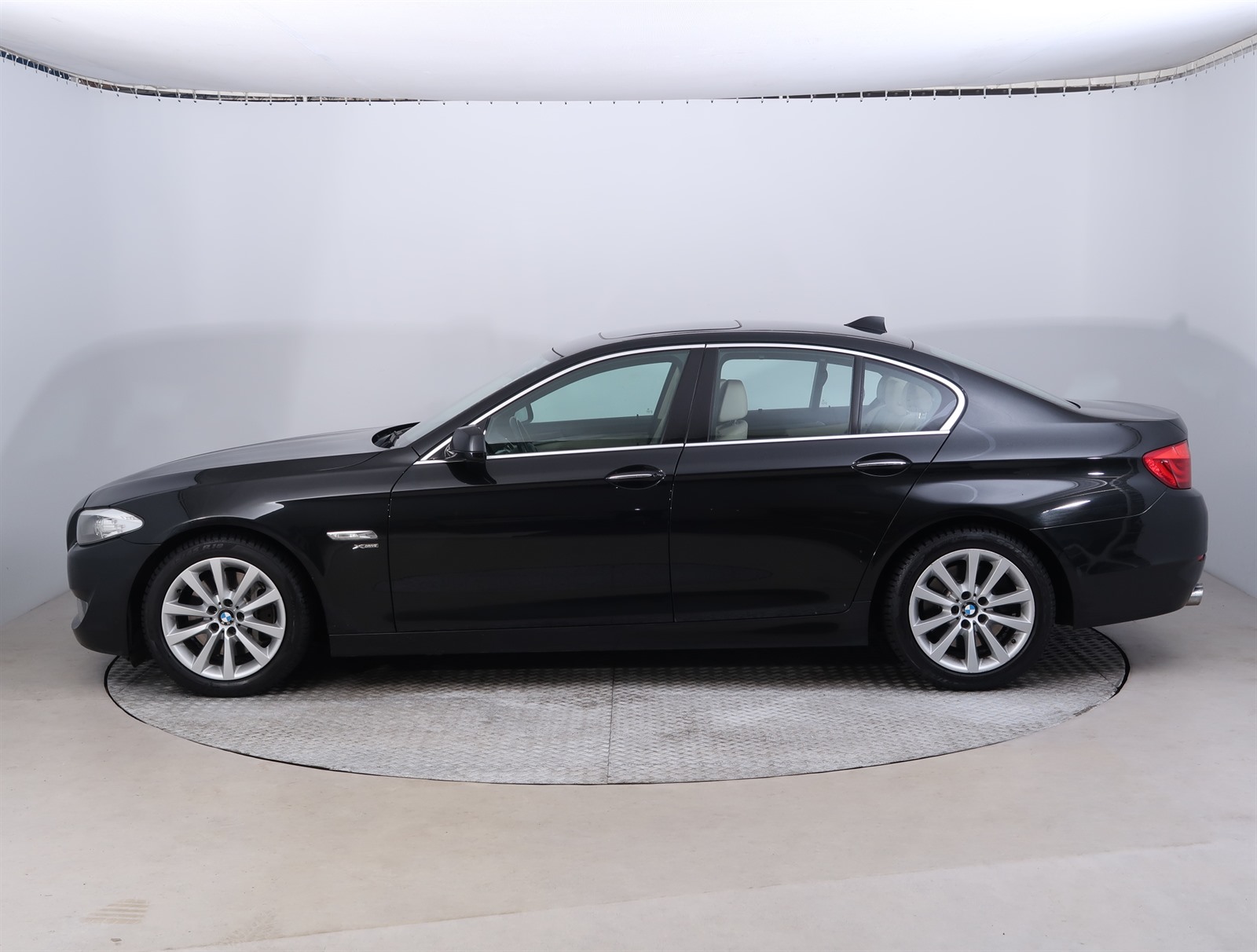BMW Řada 5, 2012 - pohled č. 4