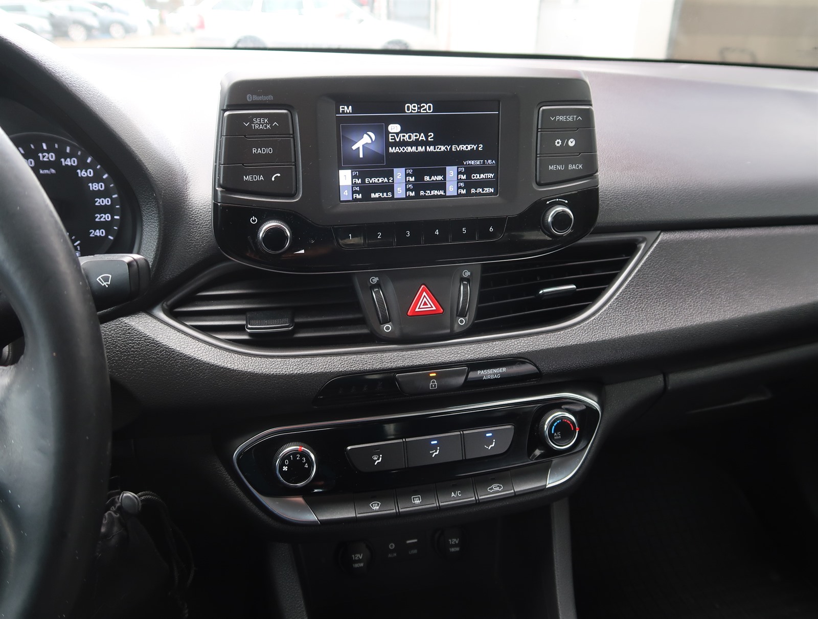 Hyundai i30 Fastback, 2019 - pohled č. 18