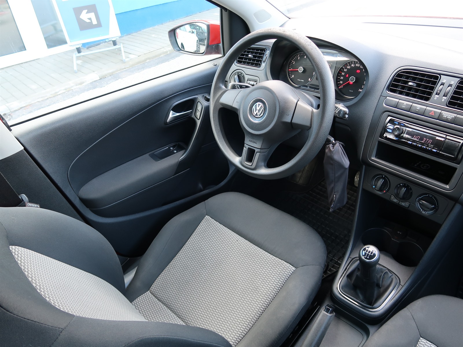 Volkswagen Polo, 2011 - pohled č. 9