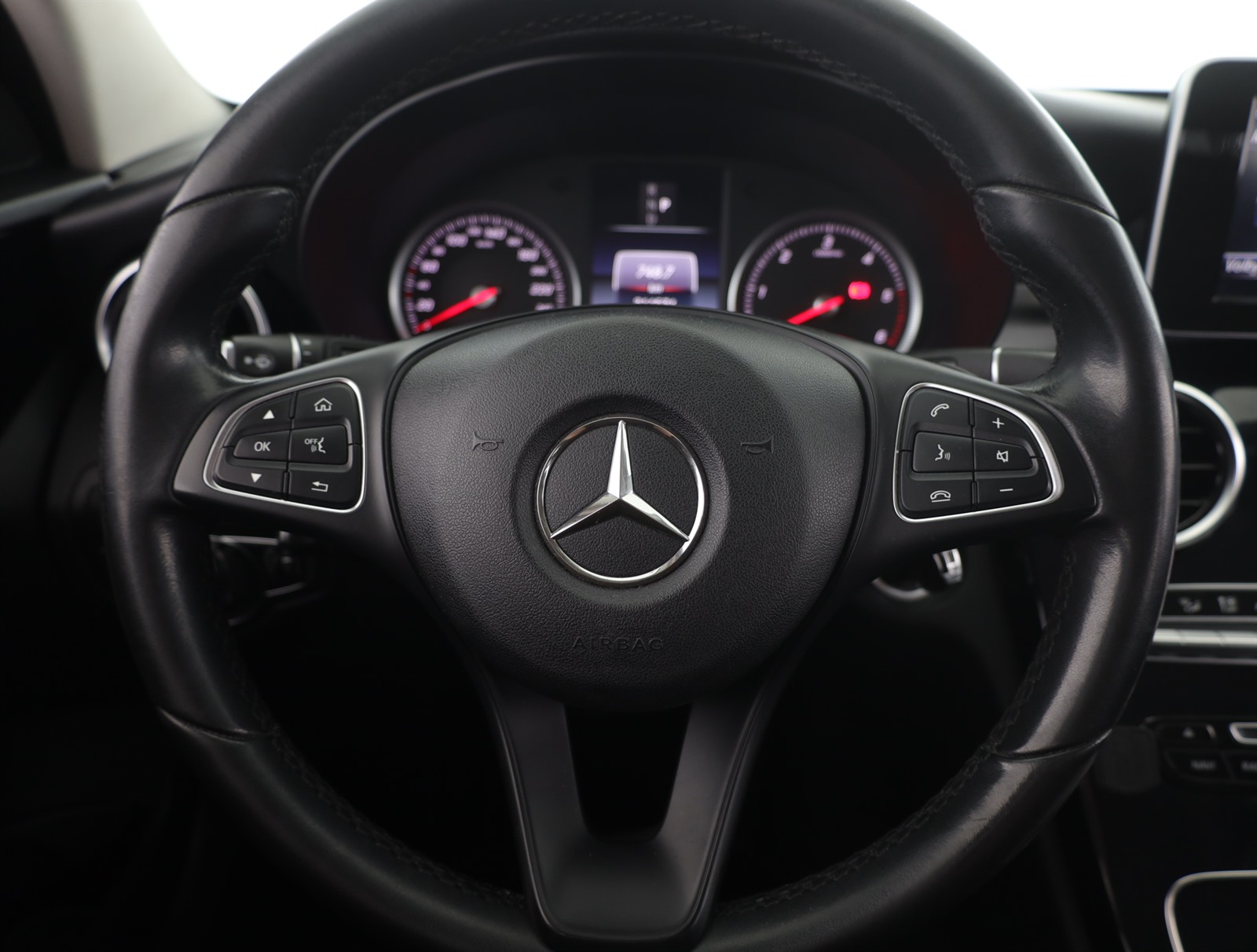 Mercedes-Benz C, 2018 - pohled č. 14