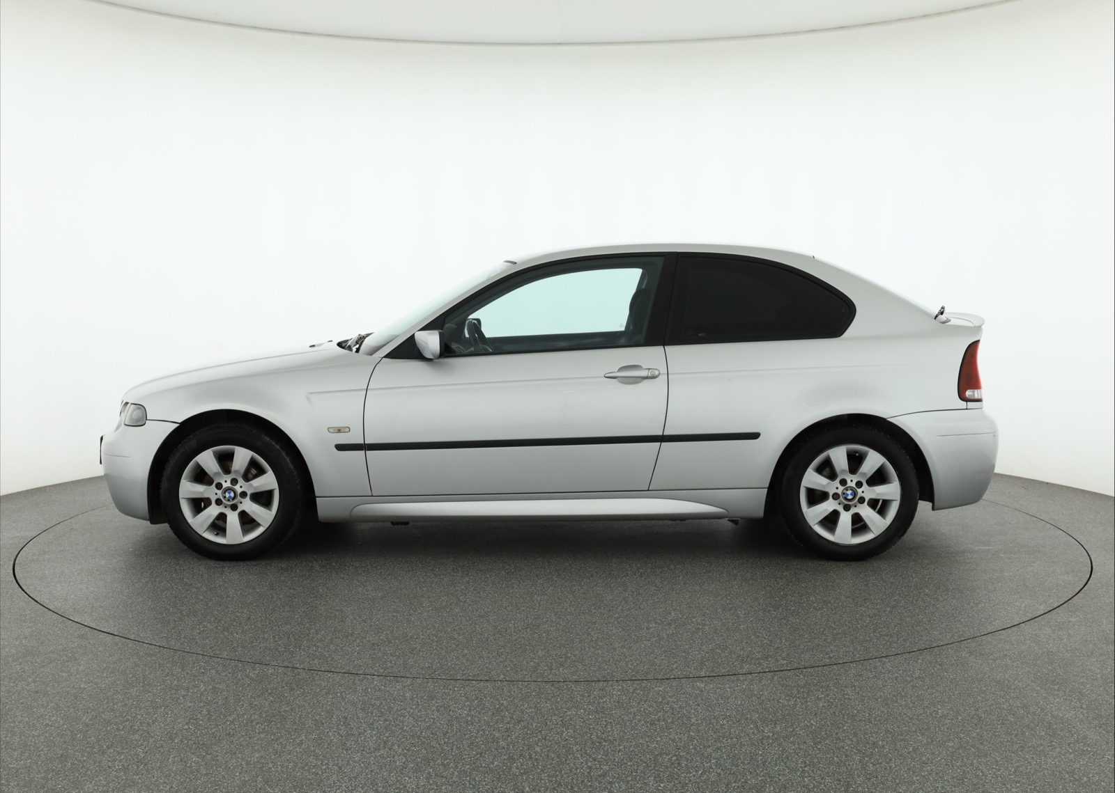 BMW Řada 3, 2005 - pohled č. 4