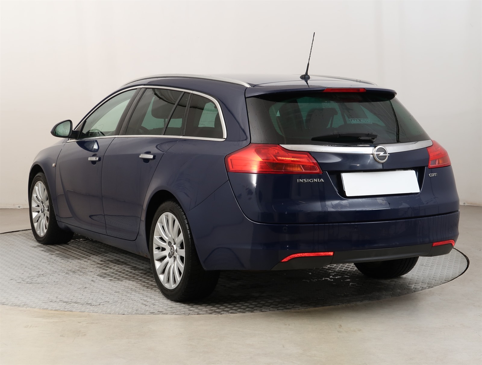 Opel Insignia, 2011 - pohled č. 5