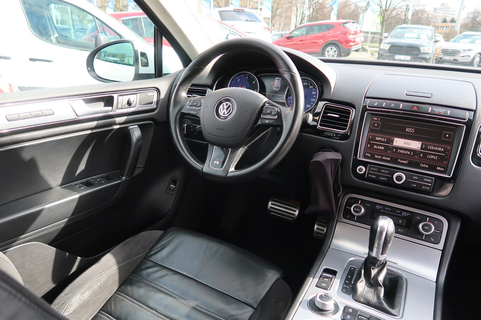 Volkswagen Touareg, 2016 - pohled č. 9