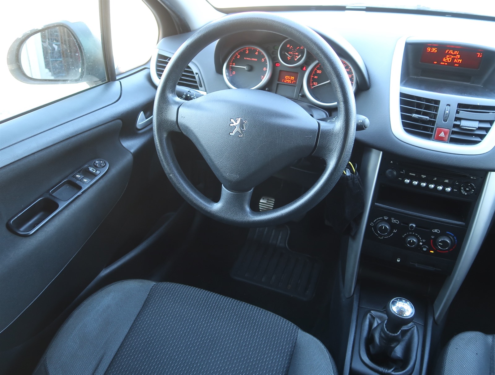Peugeot 207, 2011 - pohled č. 9