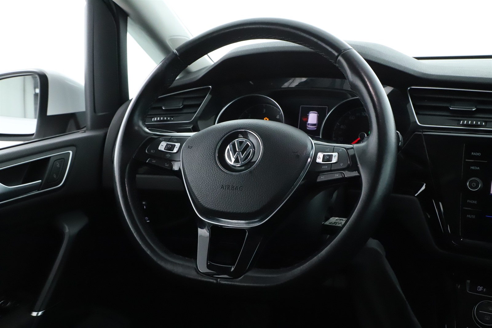 Volkswagen Touran, 2019 - pohled č. 14