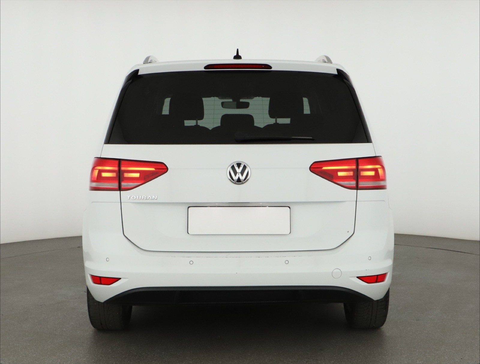 Volkswagen Touran, 2019 - pohled č. 6