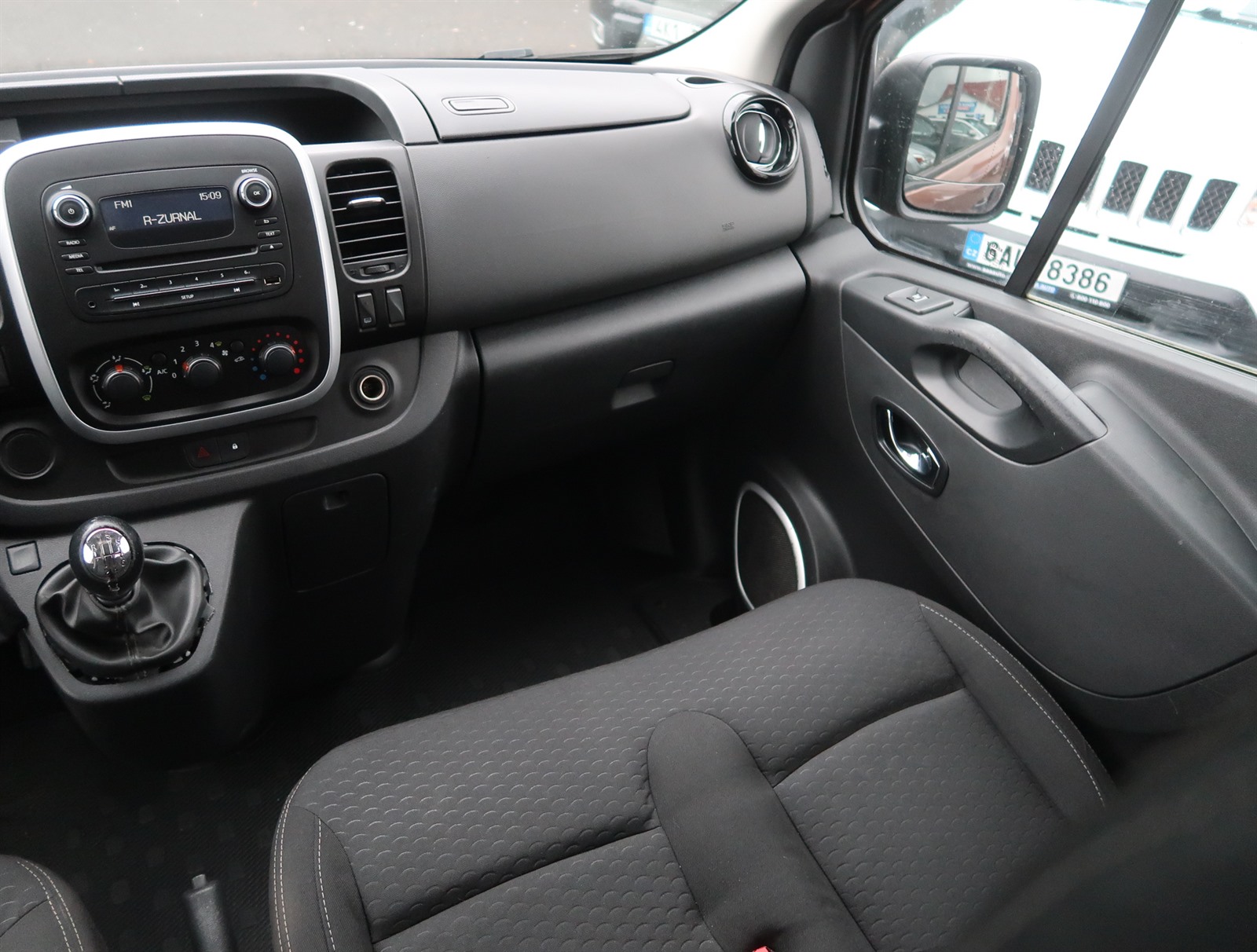 Opel Vivaro, 2015 - pohled č. 11