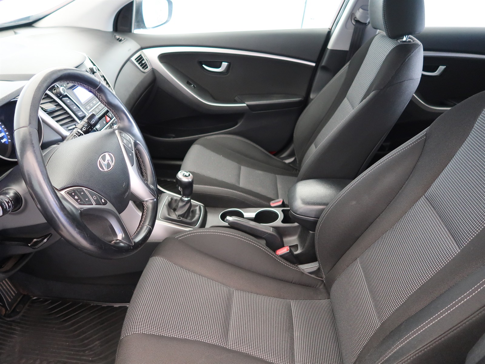 Hyundai i30, 2012 - pohled č. 16