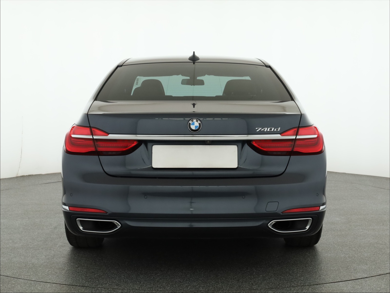 BMW 7, 2016 - pohled č. 6