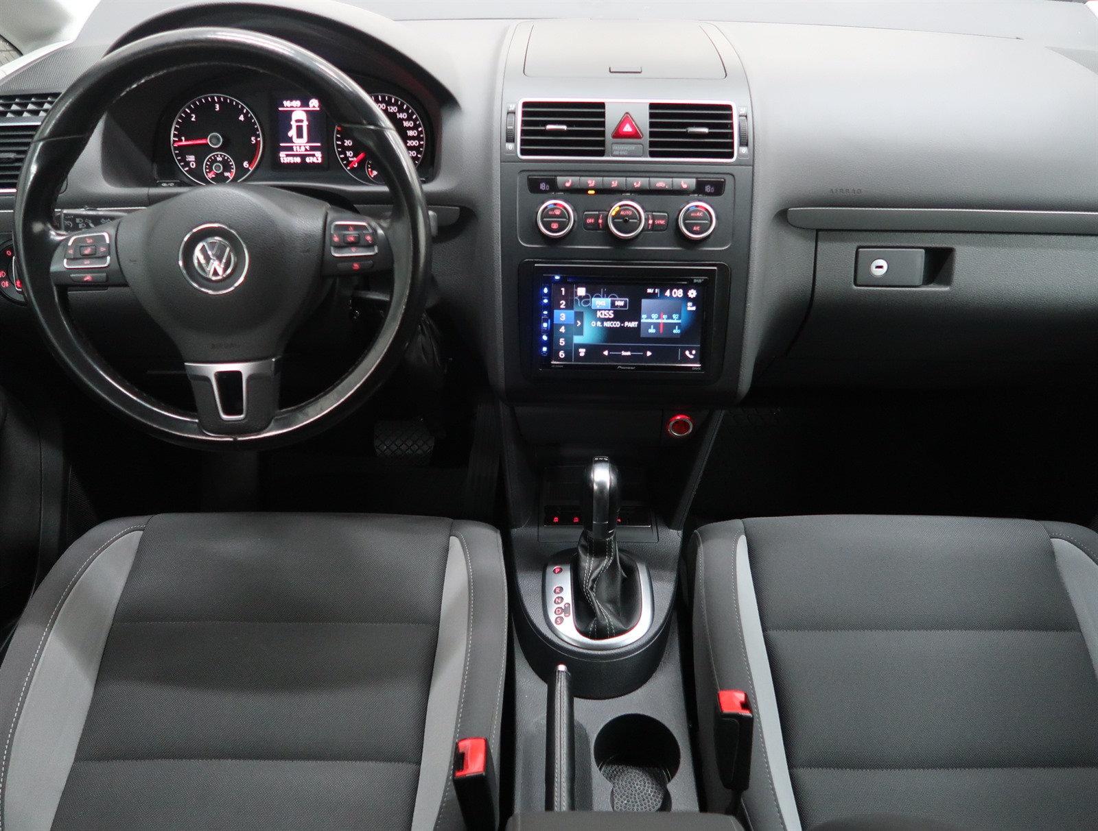 Volkswagen Touran, 2013 - pohled č. 10