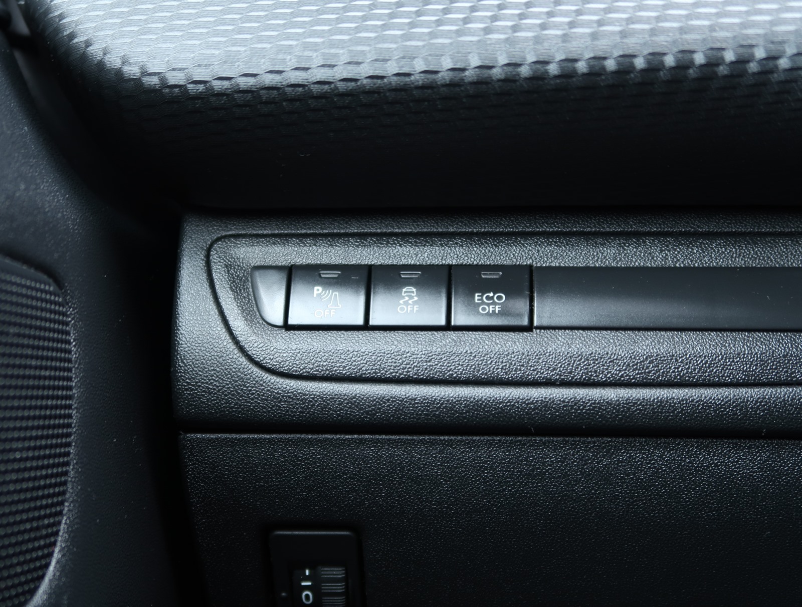 Peugeot 2008, 2015 - pohled č. 20
