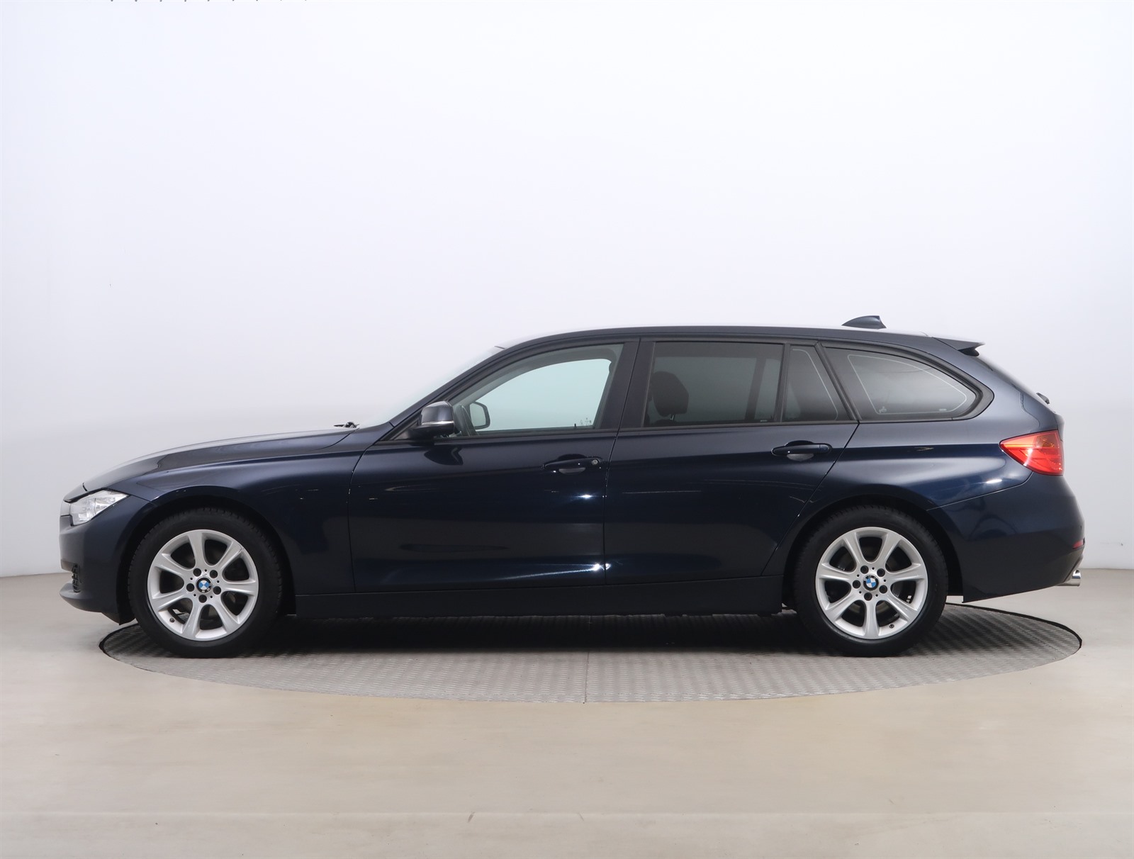 BMW Řada 3, 2014 - pohled č. 4