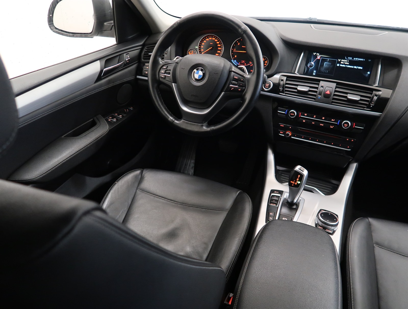 BMW X4, 2015 - pohled č. 9