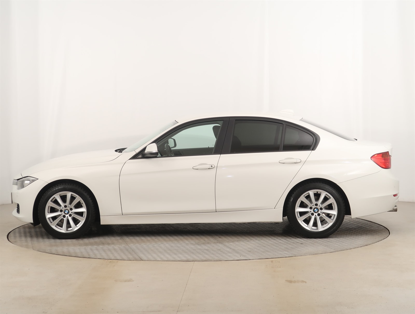 BMW Řada 3, 2012 - pohled č. 4