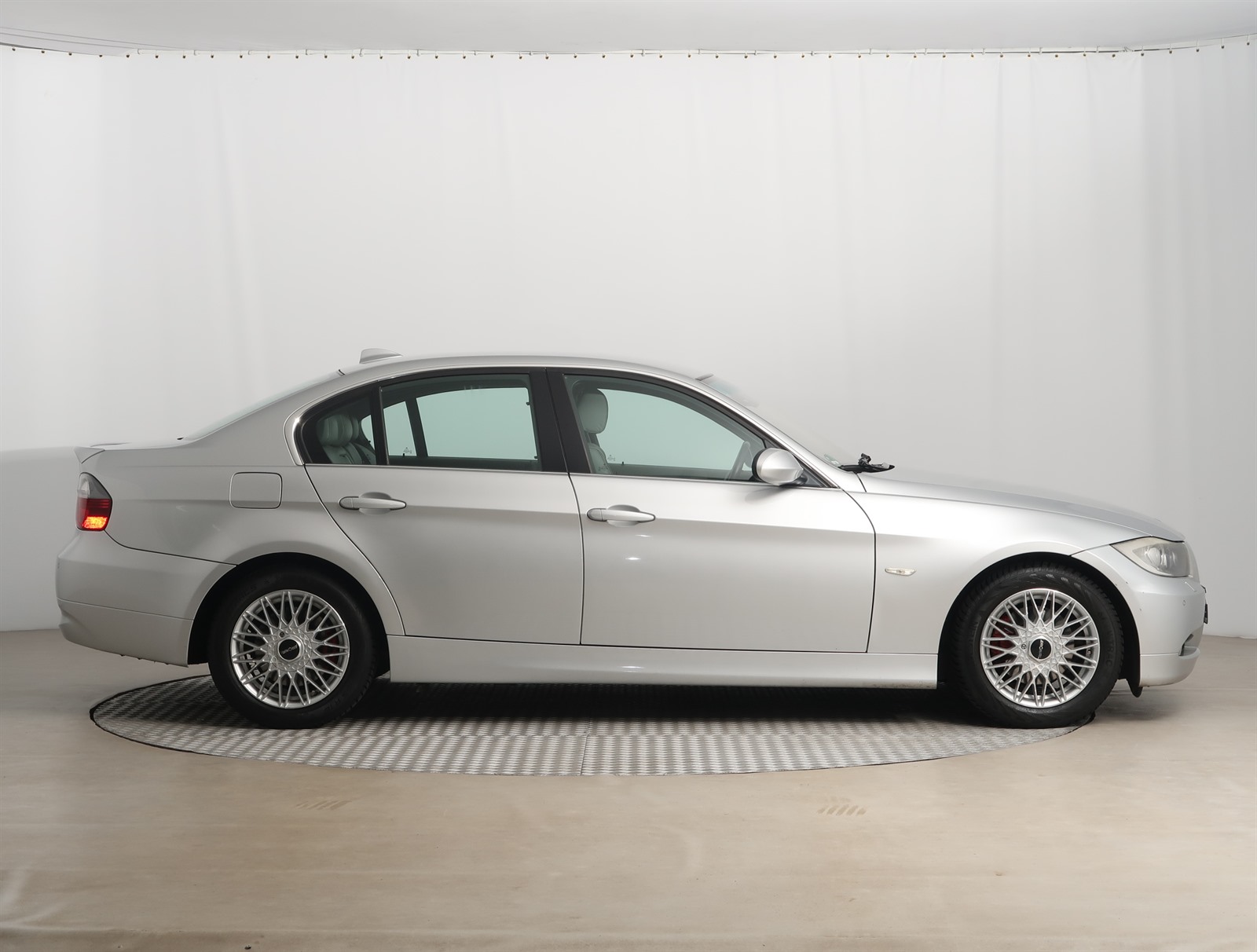 BMW Řada 3, 2005 - pohled č. 8