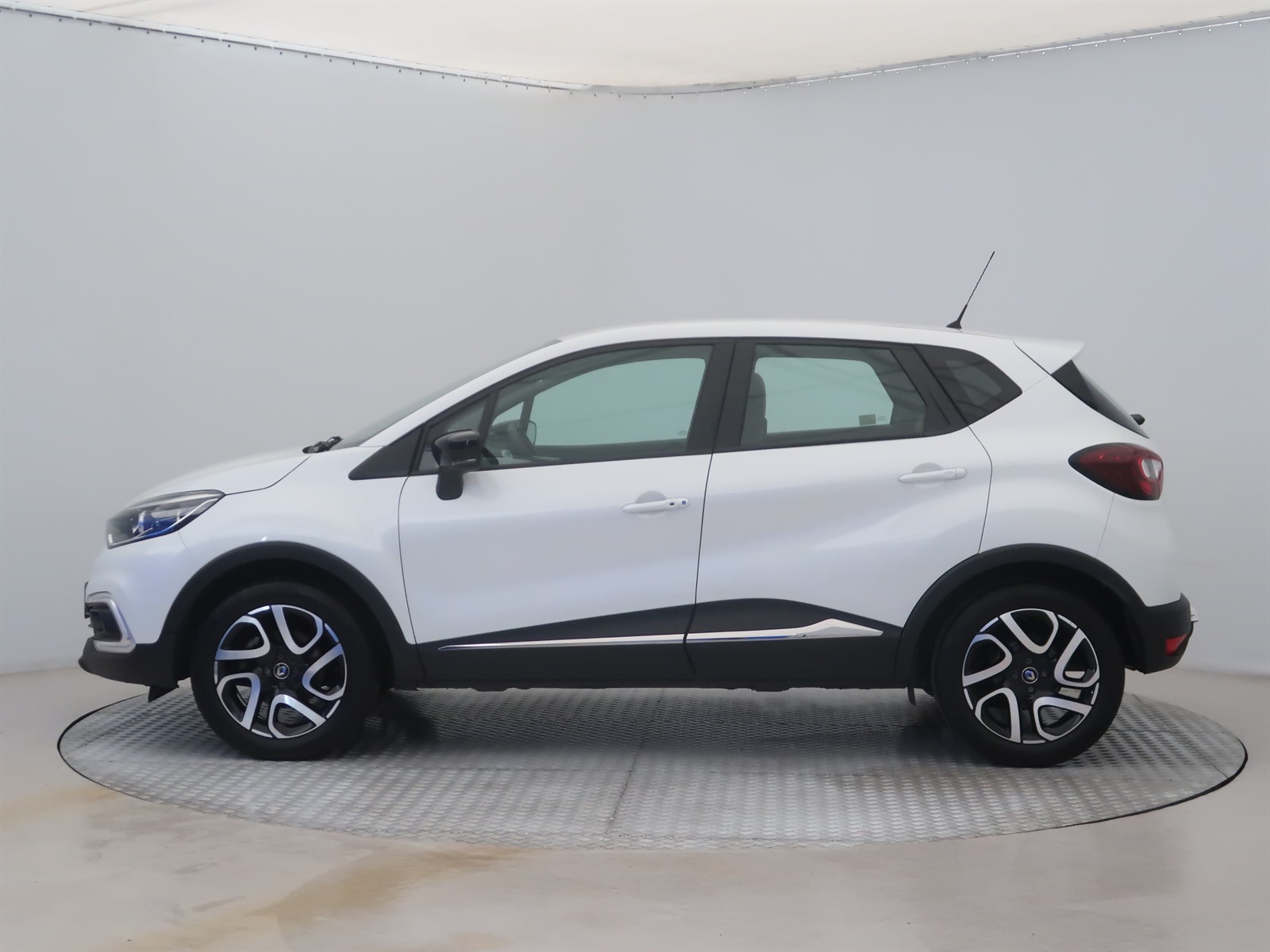 Renault Captur, 2018 - pohled č. 4