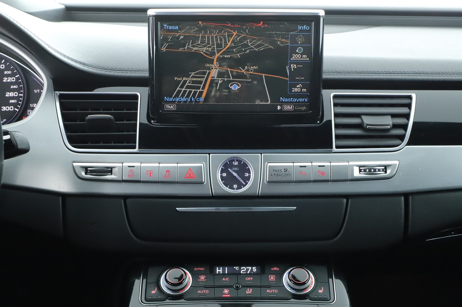 Audi A8, 2014 - pohled č. 19