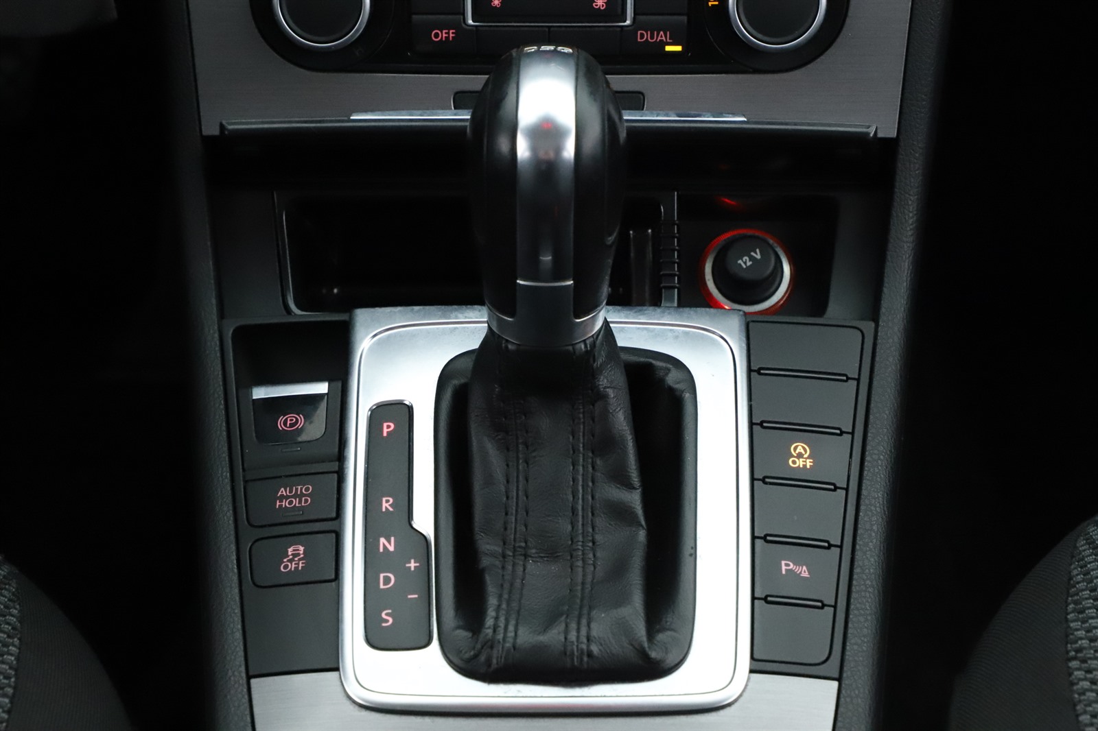 Volkswagen Passat, 2011 - pohled č. 17