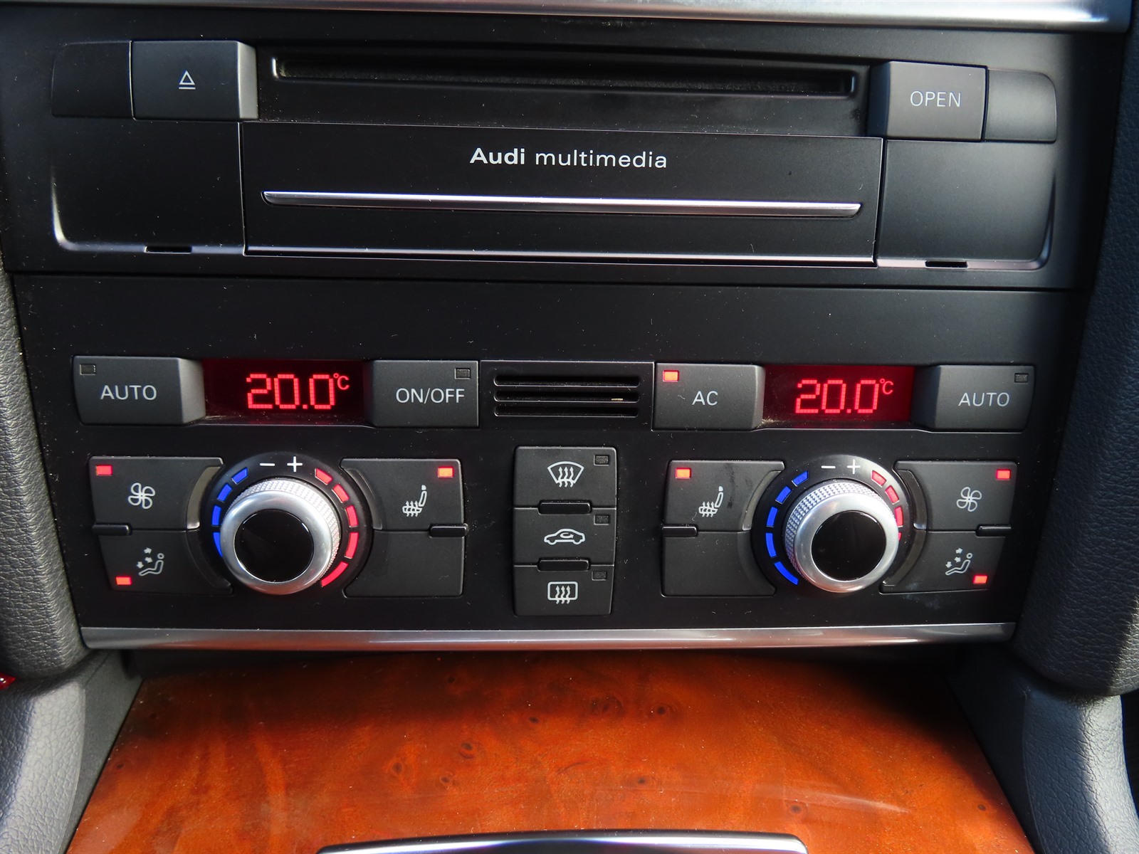 Audi Q7, 2010 - pohled č. 26