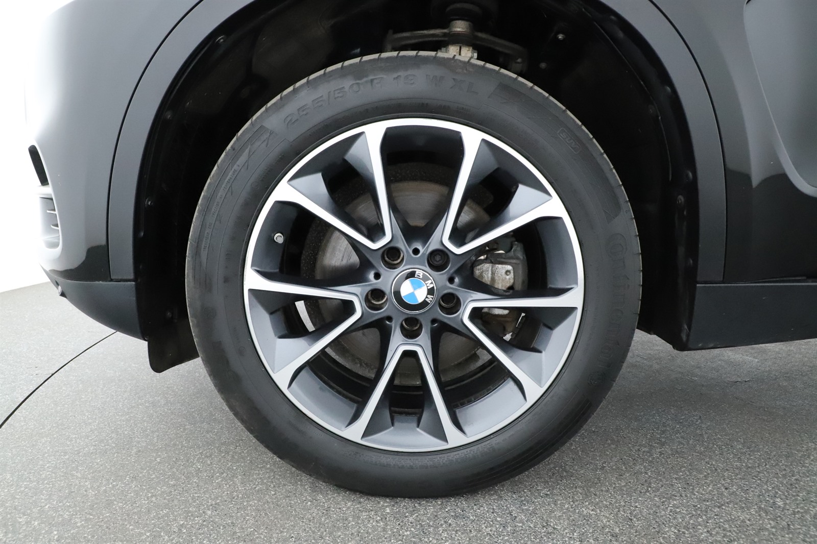 BMW X5, 2018 - pohled č. 18