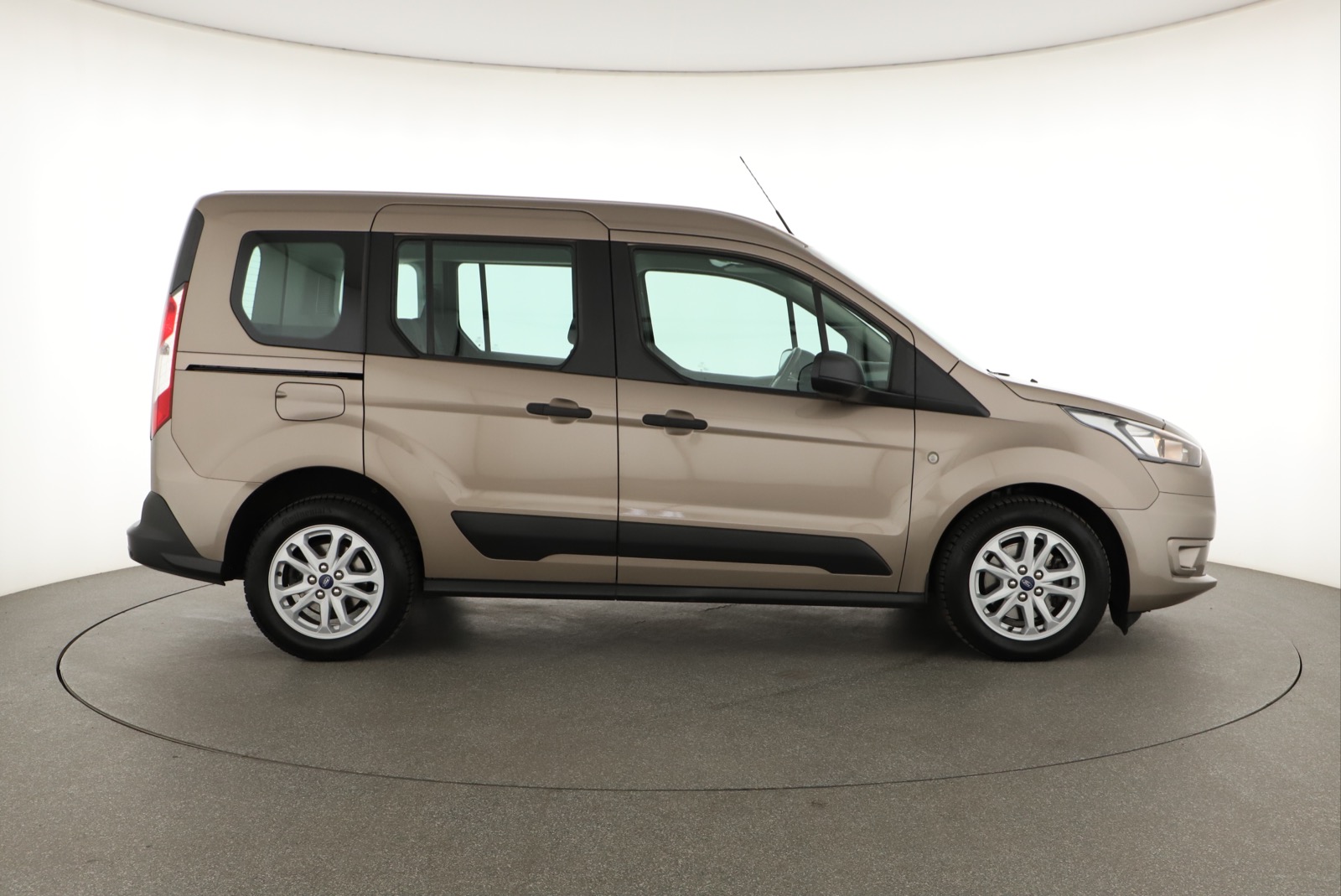 Ford Tourneo Connect, 2020 - pohled č. 8