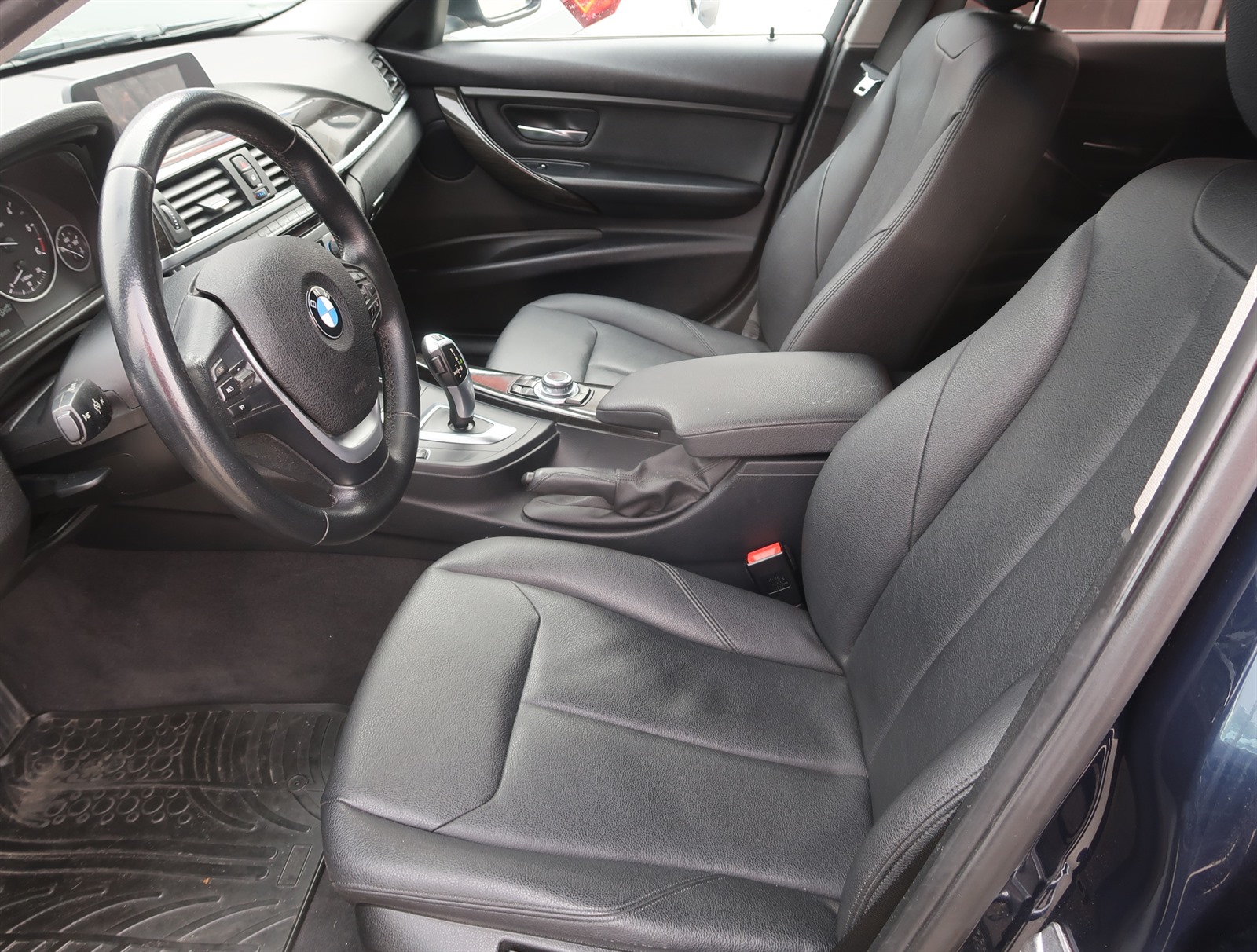 BMW Řada 3, 2015 - pohled č. 16