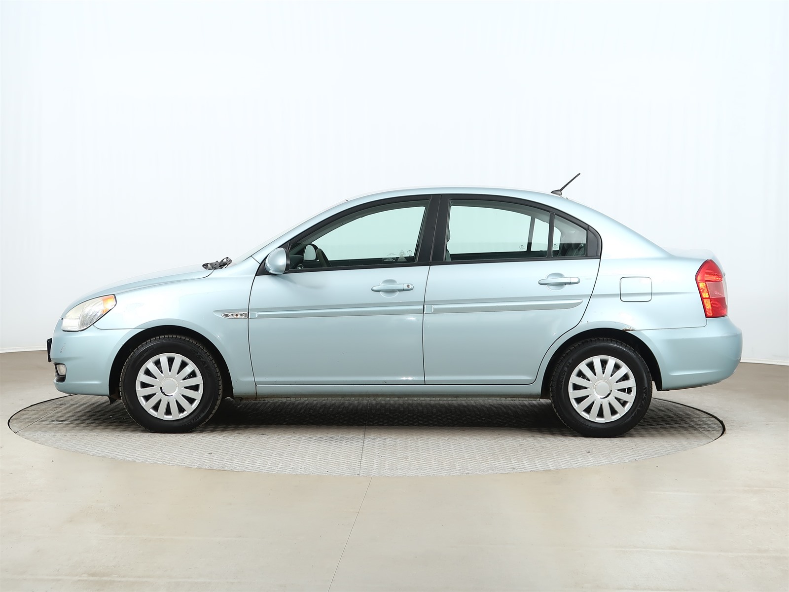 Hyundai Accent, 2009 - pohled č. 4