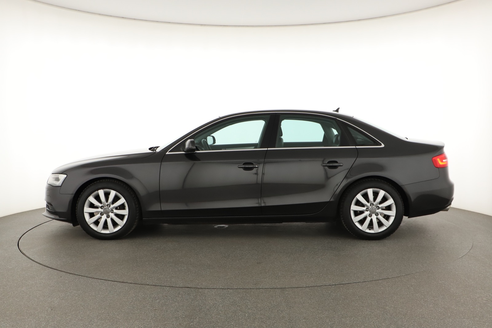 Audi A4, 2013 - pohled č. 4