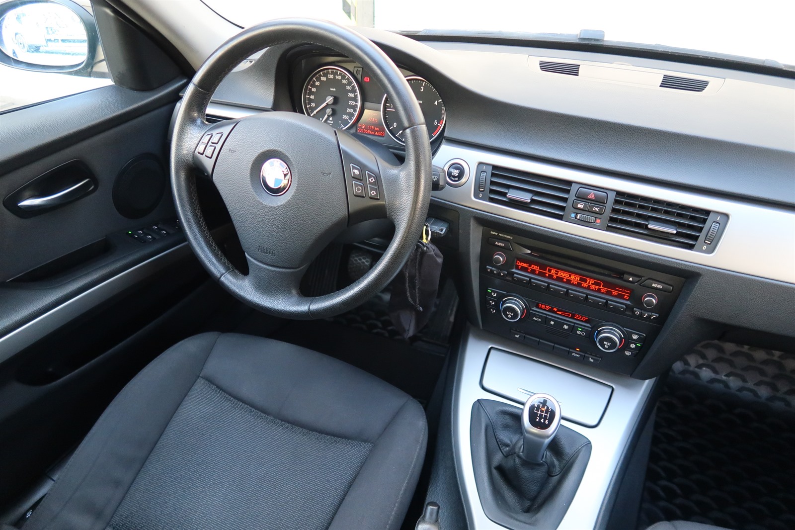 BMW Řada 3, 2008 - pohled č. 9