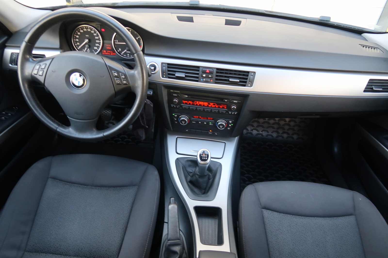 BMW Řada 3, 2008 - pohled č. 10