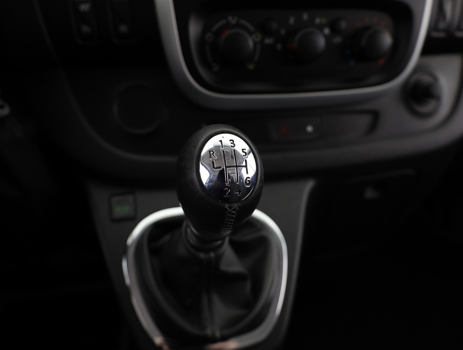Opel Vivaro, 2015 - pohled č. 18