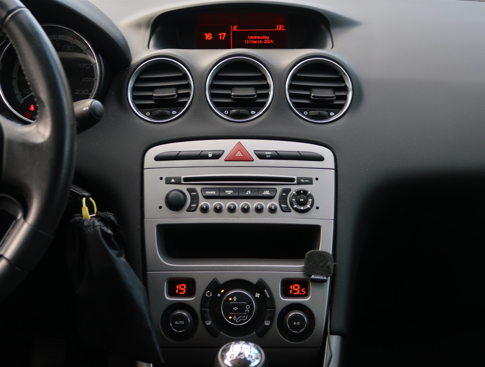 Peugeot 308, 2011 - pohled č. 18