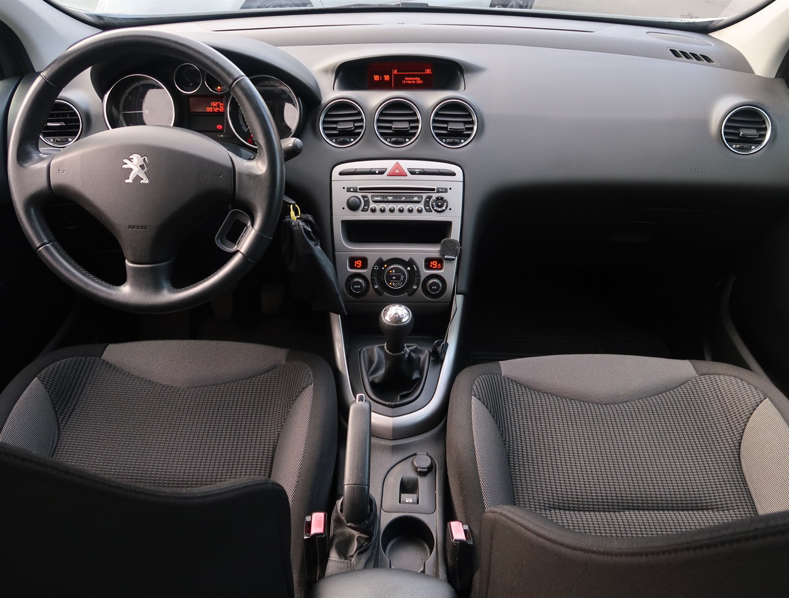Peugeot 308, 2011 - pohled č. 10